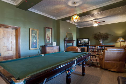The Coffee Palace - Accommodation Mermaid Beach 2