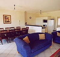 A Beachfront Villa Rockingham - Accommodation Mermaid Beach