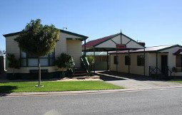Outback Villas - Accommodation Mermaid Beach 0