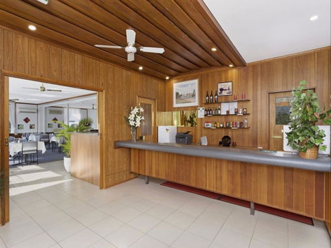 Byer Fountain Motor Inn And Restaurant - Accommodation Mermaid Beach 1