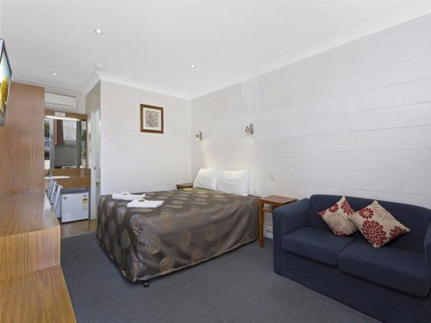 Byer Fountain Motor Inn And Restaurant - Accommodation Mermaid Beach 2