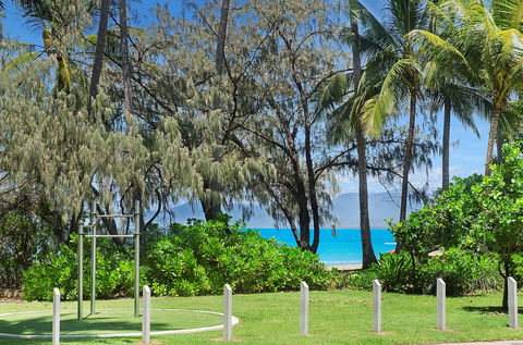 By The Sea Port Douglas - Accommodation Mermaid Beach 0
