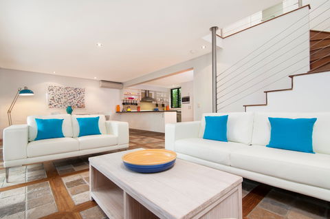 By The Sea Port Douglas - Accommodation Mermaid Beach 2