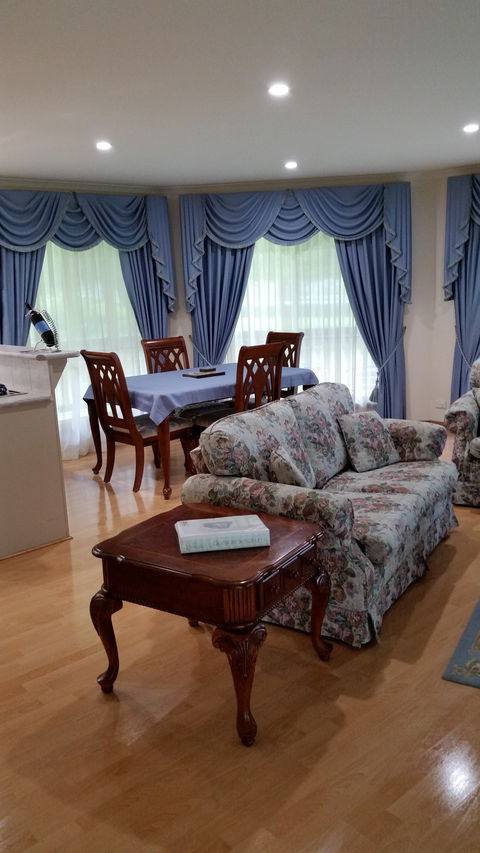 Carolynnes Cottages - Blue Wren Cottage - Accommodation Mermaid Beach 2
