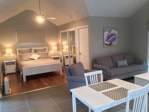 High Peaks Cottages - Accommodation Mermaid Beach 1