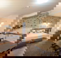 Highlander Motor Inn and Apartments - Accommodation Mermaid Beach