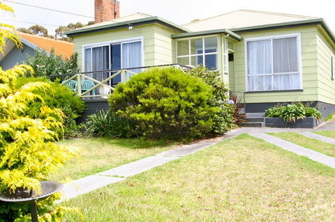 Lady Barron Holiday Home - Accommodation Mermaid Beach 0