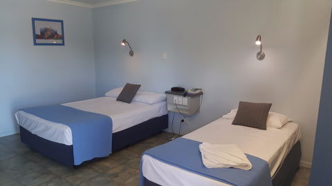 Queens Beach Hotel - Accommodation Mermaid Beach 0