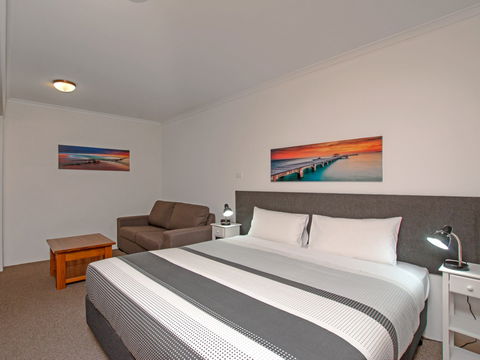 River Street Motel - Accommodation Mermaid Beach 0