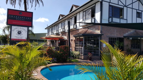 Shakespeare Motel - Accommodation Mermaid Beach 0