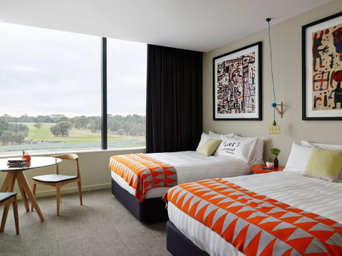 The Larwill Studio - Accommodation Mermaid Beach 1