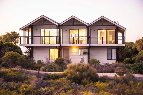 The Lookout - Accommodation Mermaid Beach 0