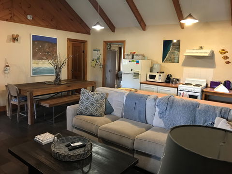 13 Broadbeach Drive, Carrickalinga - Accommodation Mermaid Beach 1