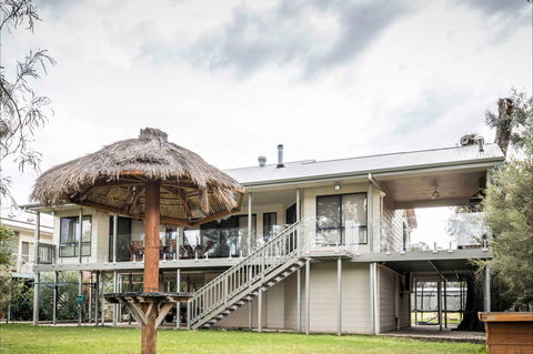 35 Pelican Parade Pelican Point - Accommodation Mermaid Beach 0