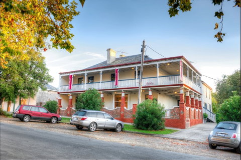 Athelstane House - Accommodation Mermaid Beach 0