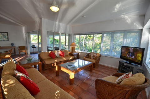 Balboa Apartments - Accommodation Mermaid Beach 2