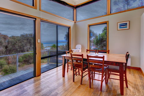 Beachcomber House - Accommodation Mermaid Beach 2