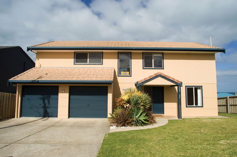 Braeview - Accommodation Mermaid Beach 1