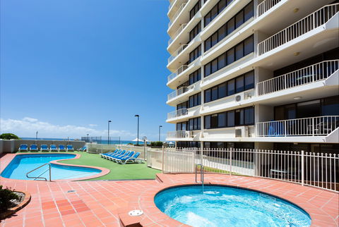 Breakers North - Absolute Beach Front Holiday Apartments - Accommodation Mermaid Beach 2