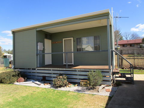 Caddy Shack Dunedoo - Accommodation Mermaid Beach 0
