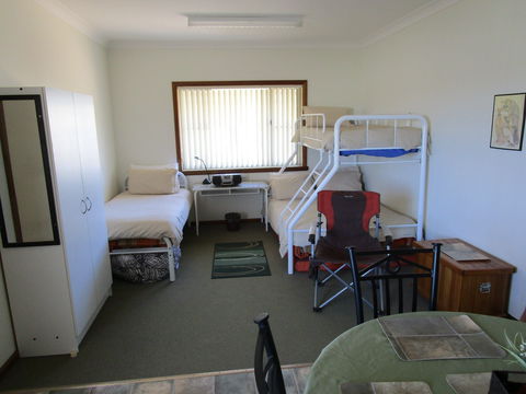 Caddy Shack Dunedoo - Accommodation Mermaid Beach 2