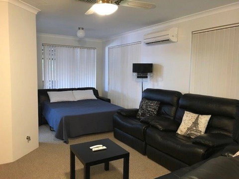 Canalside Family Getaway - Accommodation Mermaid Beach 2