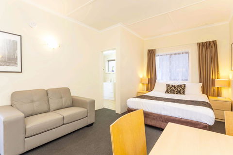 Club Motel And Apartments - Accommodation Mermaid Beach 2
