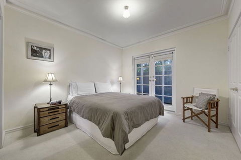 Cottage Retreat/Shady Cottage - Accommodation Mermaid Beach 2