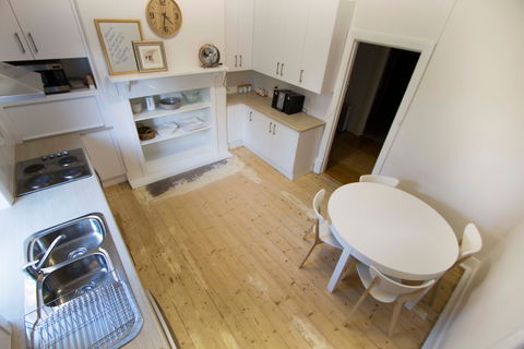 Doreen's - Accommodation Mermaid Beach 1