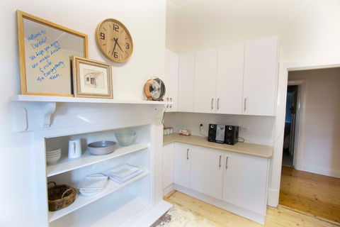 Doreen's - Accommodation Mermaid Beach 2
