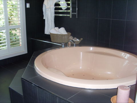 Federation Motor Inn - Accommodation Mermaid Beach 0