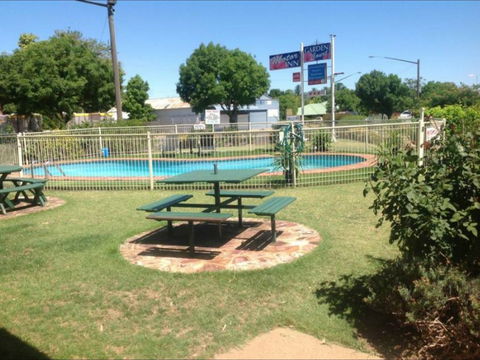 Garden Court Motor Inn - Accommodation Mermaid Beach 0