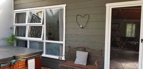 Kiwarrak Country Retreat - Accommodation Mermaid Beach 0