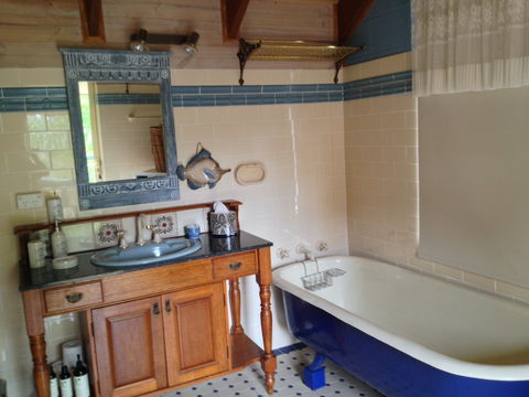 Longbeach Clifftop Retreat - Accommodation Mermaid Beach 2