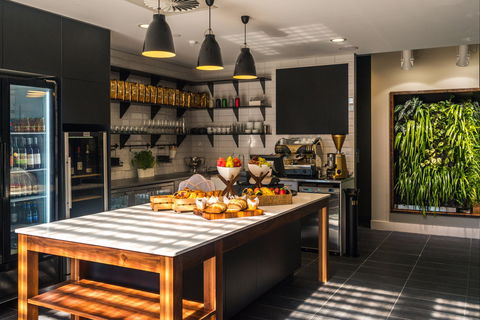 Mantra Richmont Hotel - Accommodation Mermaid Beach 1