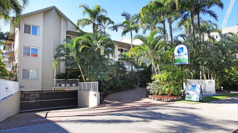 Mari Court Resort - Accommodation Mermaid Beach 1