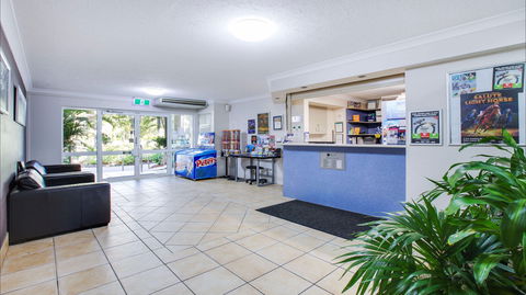 Mari Court Resort - Accommodation Mermaid Beach 2