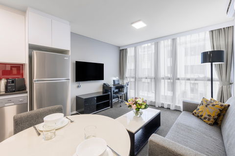 Meriton Suites Adelaide Street, Brisbane - Accommodation Mermaid Beach 2