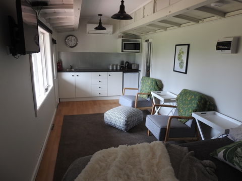 Miners Ridge Vineyard Railway Carriage B&B - Accommodation Mermaid Beach 2