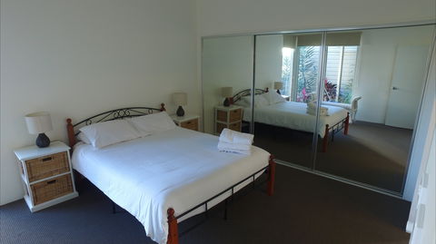 Renown House - Accommodation Mermaid Beach 1