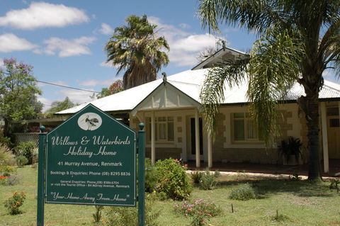 Renmark Holiday Home Willows & Waterbirds - Accommodation Mermaid Beach 0
