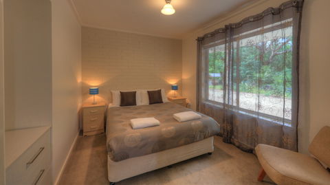 Restaway Holiday Units - Accommodation Mermaid Beach 0