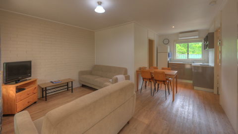 Restaway Holiday Units - Accommodation Mermaid Beach 1