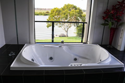 River Devine  White Sands Murray Bridge - Accommodation Mermaid Beach 1