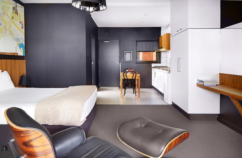 Riverview Hotel - Accommodation Mermaid Beach 2