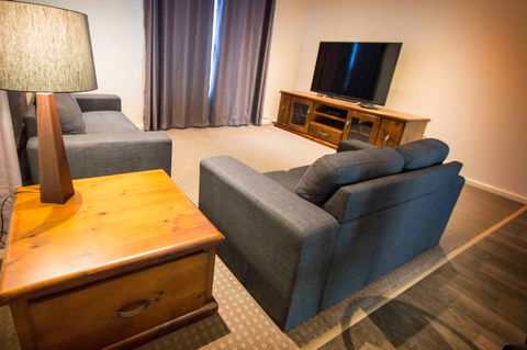 River View Rest - Accommodation Mermaid Beach 2