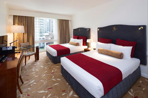 Royal On The Park Hotel And Suites - Accommodation Mermaid Beach 2