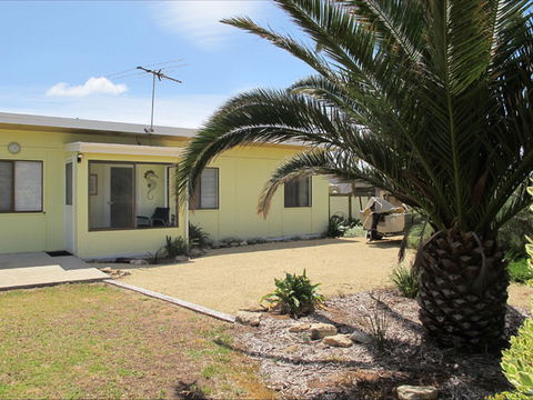 Seahorse Beach Shack - Accommodation Mermaid Beach 0