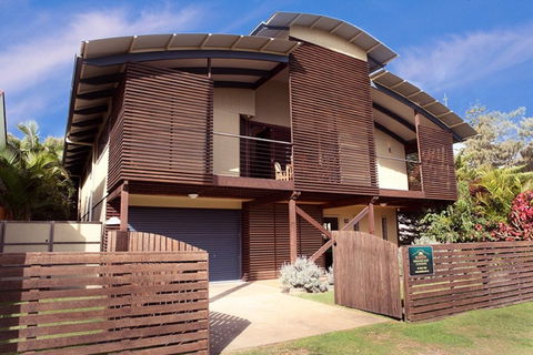 Seaesta Holiday Home - Accommodation Mermaid Beach 0