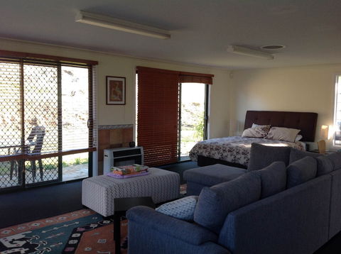 Tibuc Gardens Cottage - Accommodation Mermaid Beach 2